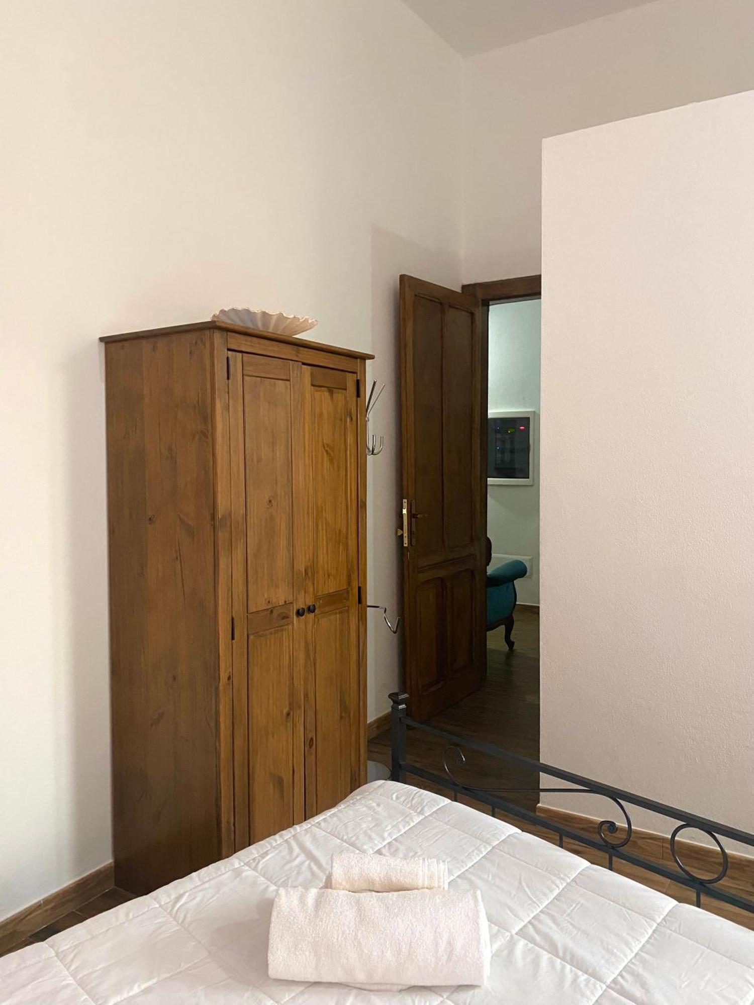 Dani'S House Ξενοδοχείο Κάλιαρι Δωμάτιο φωτογραφία